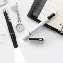 Pastapliiats taskulambiga Whiter