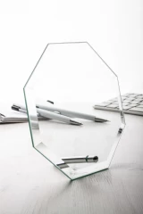 Klaasist trofee Nelum