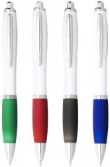 Pastapliiats Nash, Taskukohane hind, Suur trükiala, Lai värvivalik, Tugev plastikkorpus, Pehme haardekoht