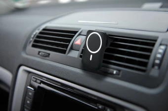 Autolaadijaga mobiilihoidja Chargeway