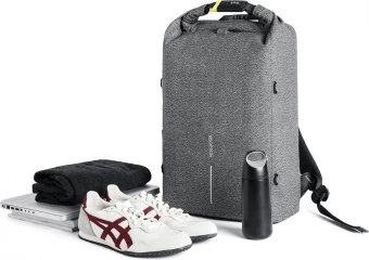 Bobby Urban vargakindel seljakott