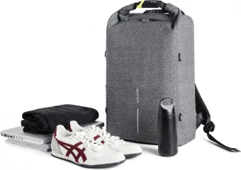 Bobby Urban vargakindel seljakott