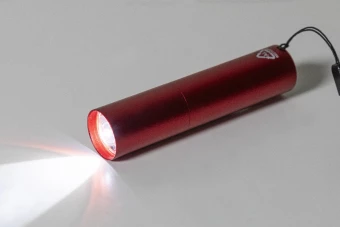 Laetav taskulamp taaskasutatud alumiiniumist, Chargelight Tone