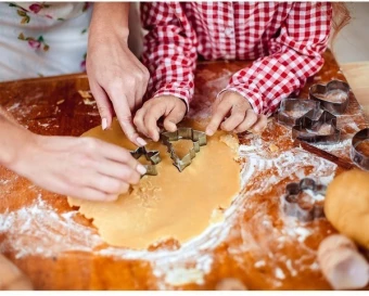 Nelja piparkoogivormiga komplekt