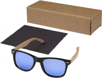 Polariseeritud klaasidega päikeseprillid