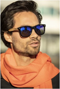 Polariseeritud klaasidega päikeseprillid