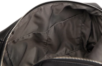 Ringikujuline kosmeetikakotike VINGA Bermond, must